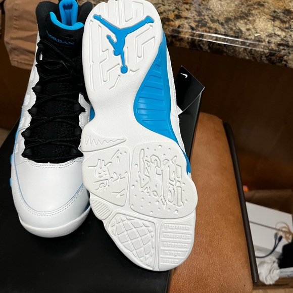 Jordan 9 unc classic 10.5 - Picture 3 of 3
